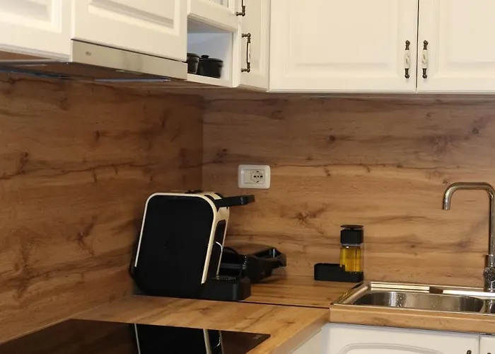 2br In Tiranas Trendiest Neighborhood Lägenhet *