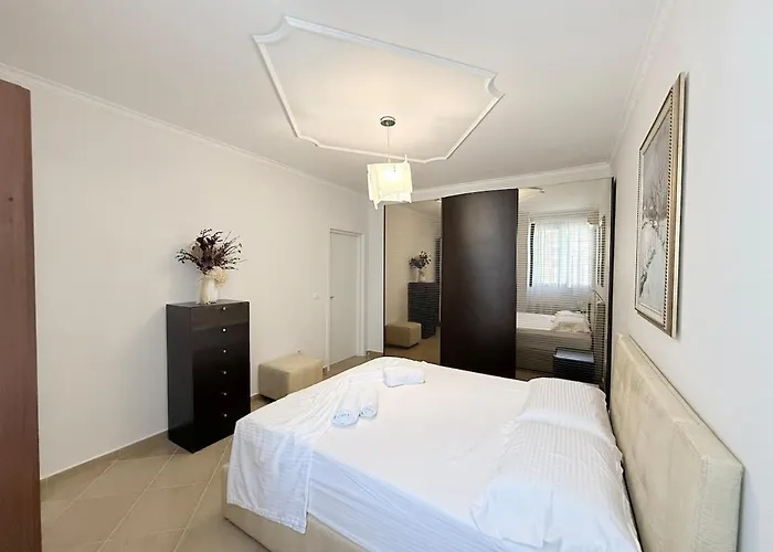 Lägenhet 2br In Tiranas Trendiest Neighborhood *